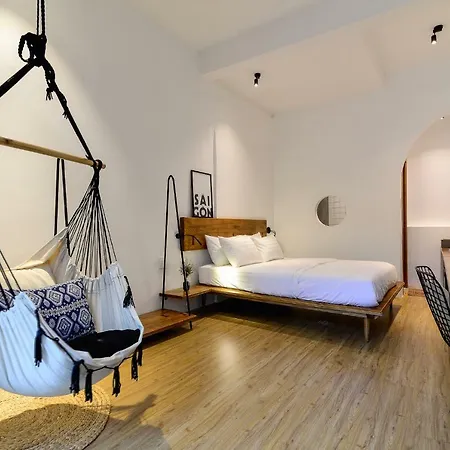 Leaf Signature Hotel - La Group